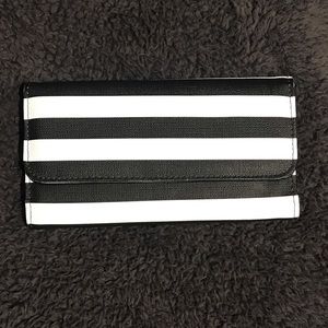 NWOT KUT Wallet